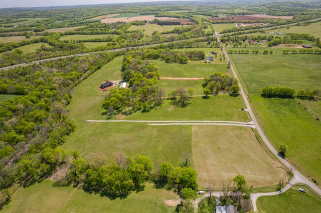 4 Old Zion Rd, Columbia, TN 38401
