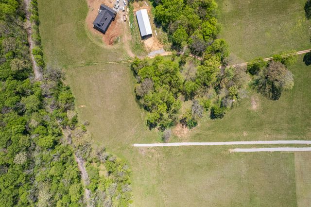4 Old Zion Rd, Columbia, TN 38401