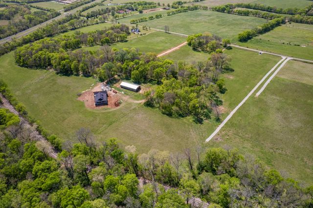 4 Old Zion Rd, Columbia, TN 38401