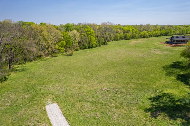 4 Old Zion Rd, Columbia, TN 38401