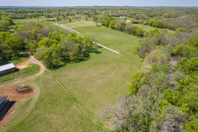 4 Old Zion Rd, Columbia, TN 38401