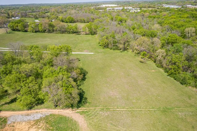 4 Old Zion Rd, Columbia, TN 38401