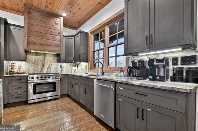 472 Overlook Drive, Blue Ridge, GA 30513