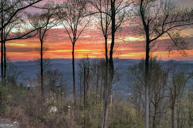 472 Overlook Drive, Blue Ridge, GA 30513