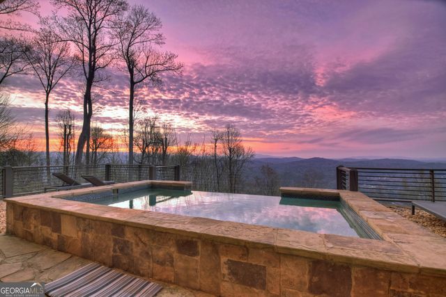 472 Overlook Drive, Blue Ridge, GA 30513