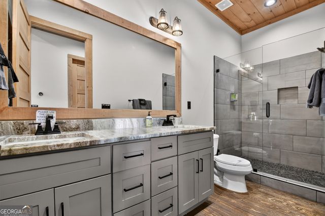 472 Overlook Drive, Blue Ridge, GA 30513