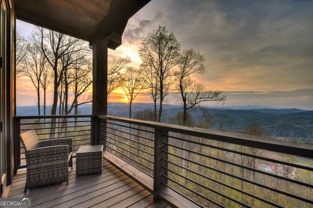 472 Overlook Drive, Blue Ridge, GA 30513