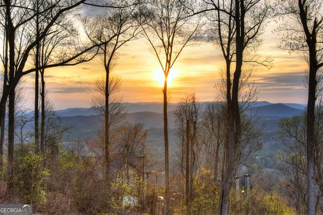 472 Overlook Drive, Blue Ridge, GA 30513