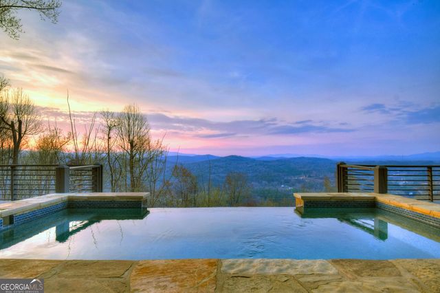 472 Overlook Drive, Blue Ridge, GA 30513