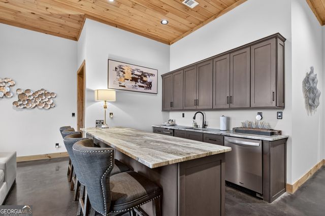 472 Overlook Drive, Blue Ridge, GA 30513