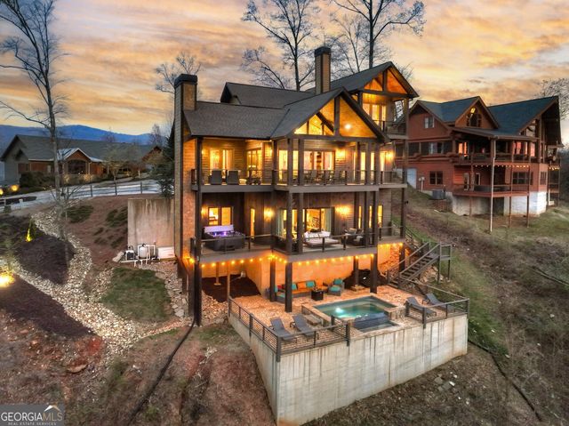 472 Overlook Drive, Blue Ridge, GA 30513