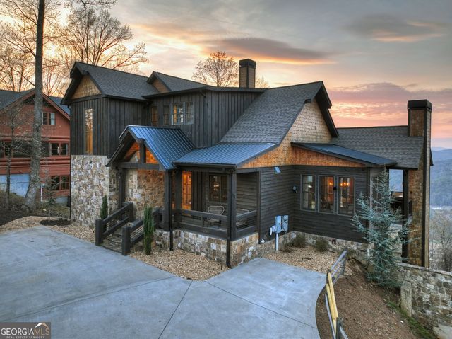 472 Overlook Drive, Blue Ridge, GA 30513