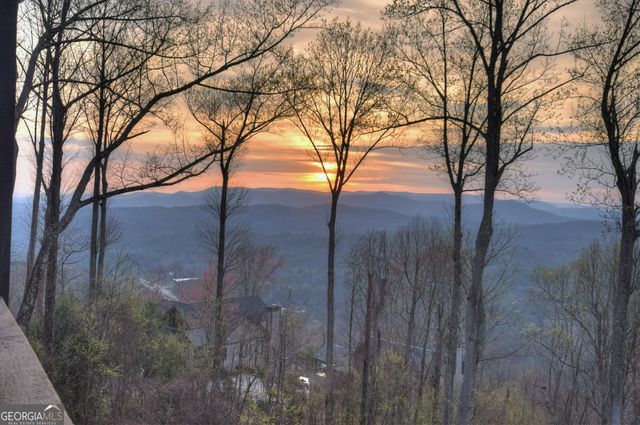 472 Overlook Drive, Blue Ridge, GA 30513