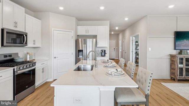 4 BARRETT DR, Egg Harbor Township, NJ 08234