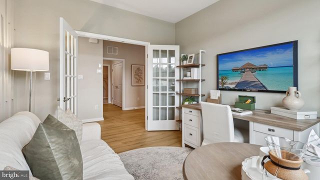 4 BARRETT DR, Egg Harbor Township, NJ 08234