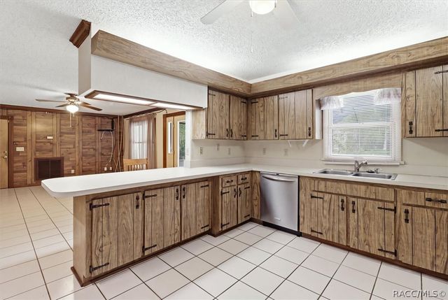 2799 W Live Oak Street, Lecanto, FL 34461