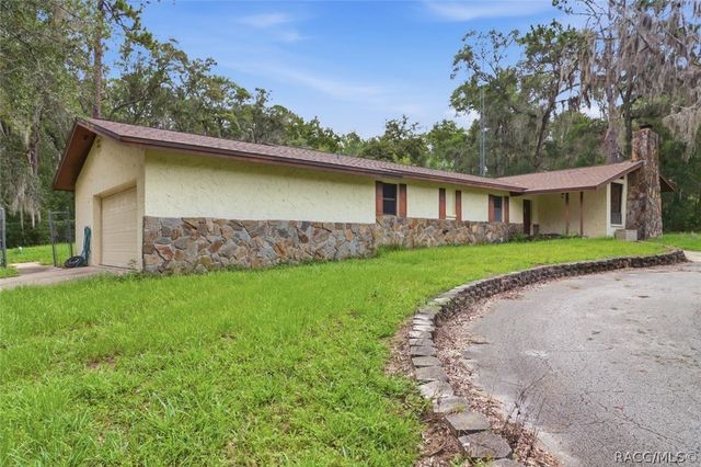 2799 W Live Oak Street, Lecanto, FL 34461