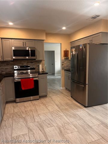 4226 Navarre Avenue, Sebring, FL 33872