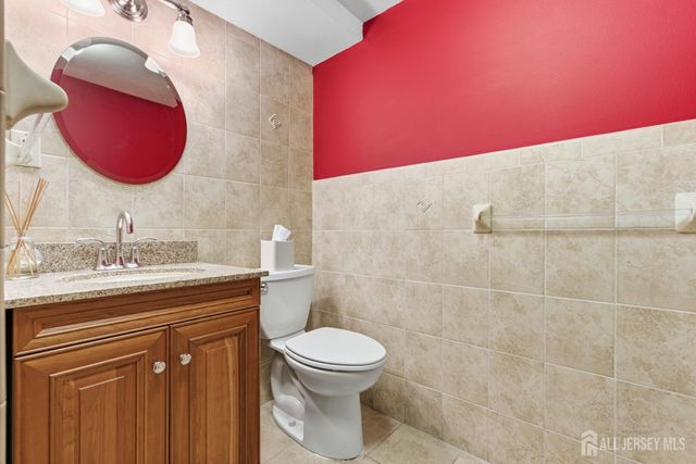 243 E Cherry Street E, Carteret, NJ 07008