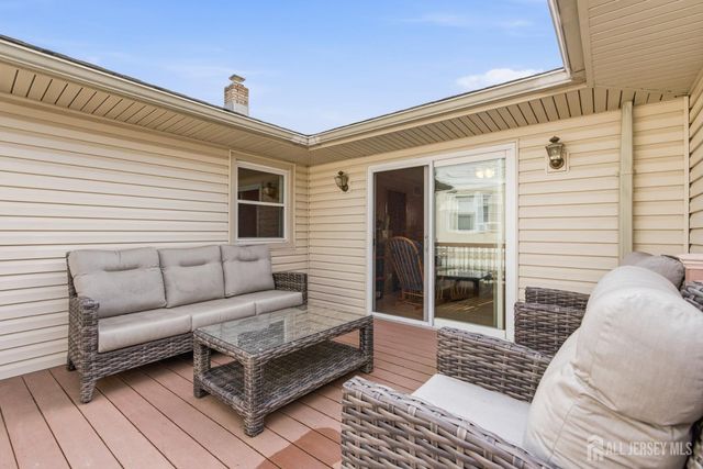 243 E Cherry Street E, Carteret, NJ 07008
