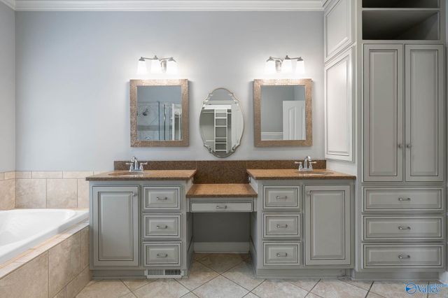 4820 Cove Creek Drive SE, Brownsboro, AL 35741