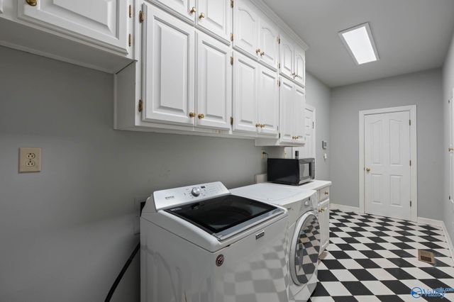 4820 Cove Creek Drive SE, Brownsboro, AL 35741