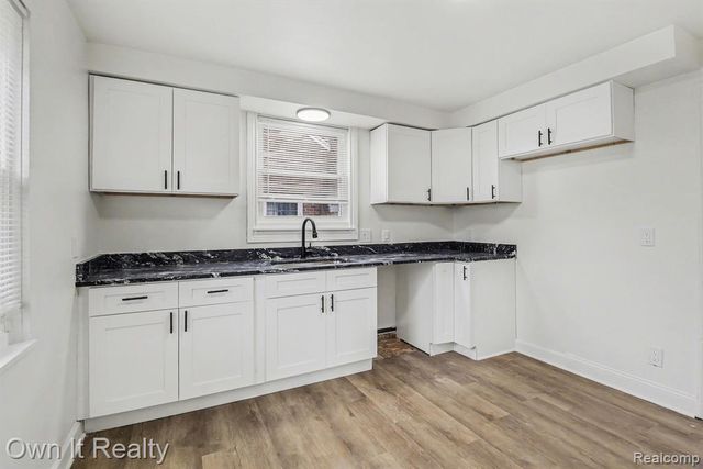 15440 Murray Hill Street, Detroit, MI 48227