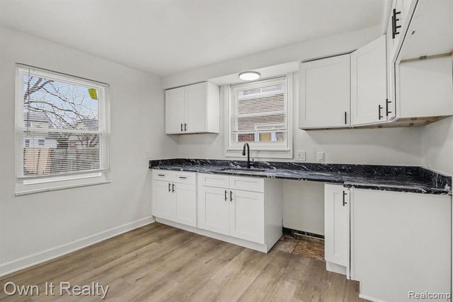 15440 Murray Hill Street, Detroit, MI 48227