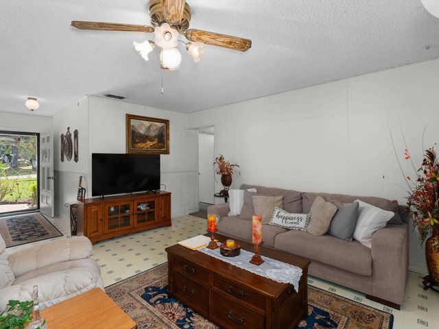 921 N Patterson St, Carthage, TX 75633