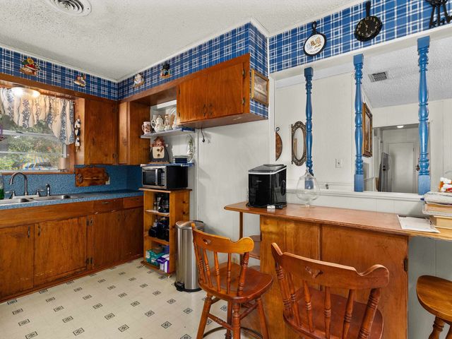 921 N Patterson St, Carthage, TX 75633