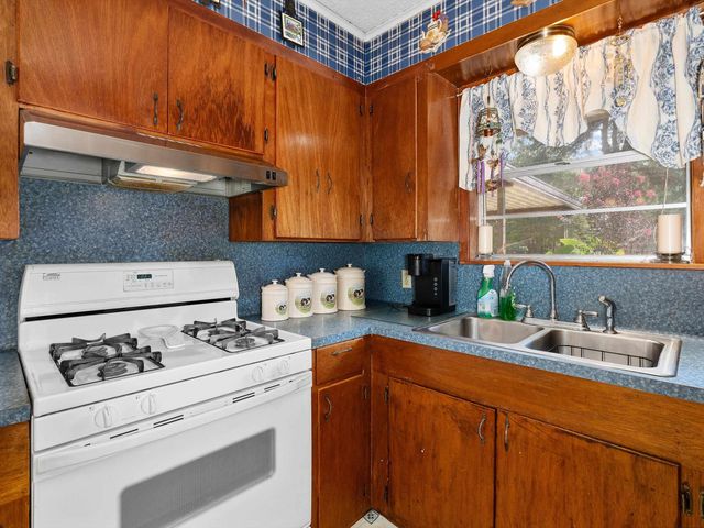 921 N Patterson St, Carthage, TX 75633