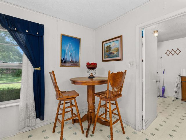 921 N Patterson St, Carthage, TX 75633