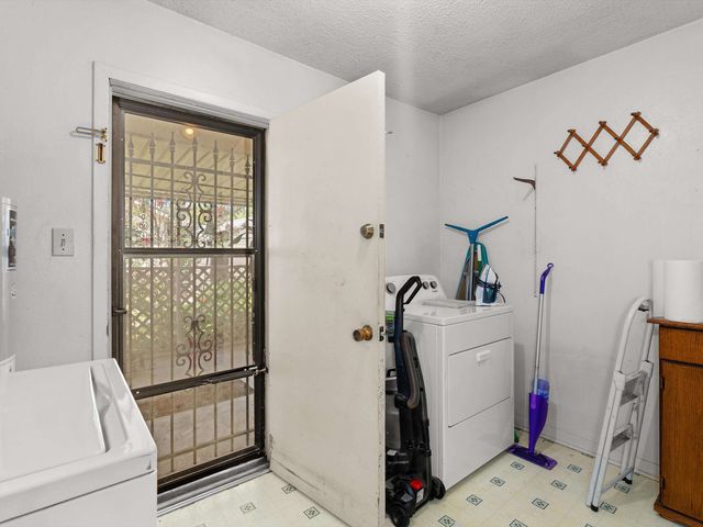 921 N Patterson St, Carthage, TX 75633