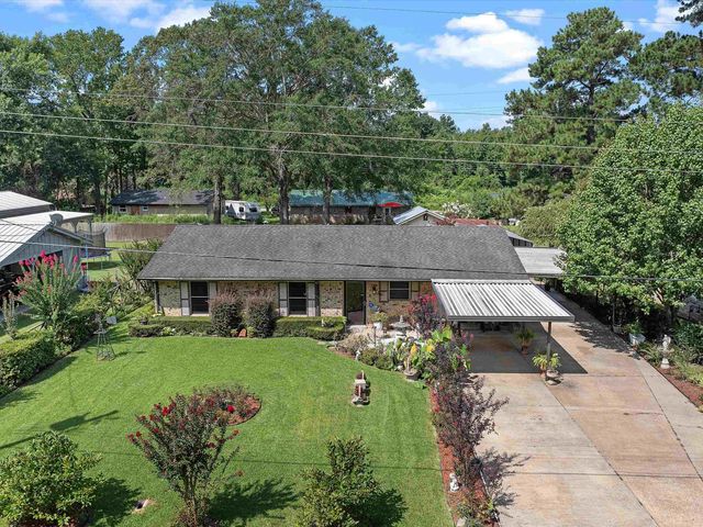 921 N Patterson St, Carthage, TX 75633