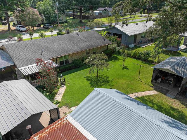 921 N Patterson St, Carthage, TX 75633