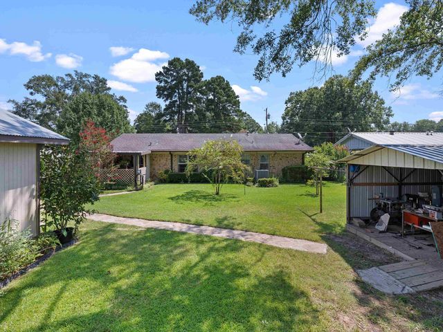 921 N Patterson St, Carthage, TX 75633