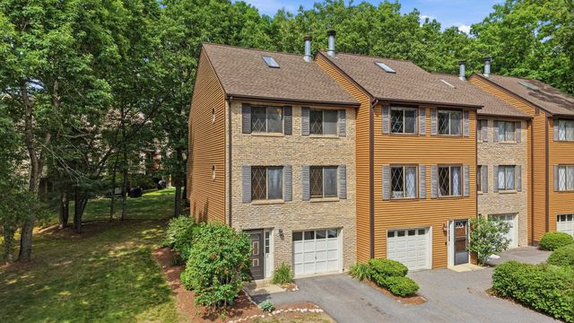 2 Winrow Drive, Merrimack, NH 03054