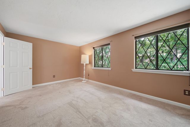 2 Winrow Drive, Merrimack, NH 03054