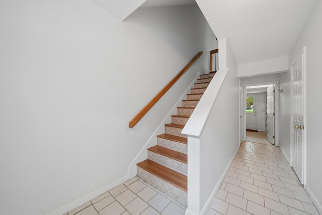 2 Winrow Drive, Merrimack, NH 03054