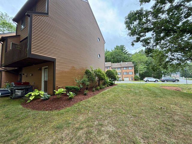 2 Winrow Drive, Merrimack, NH 03054