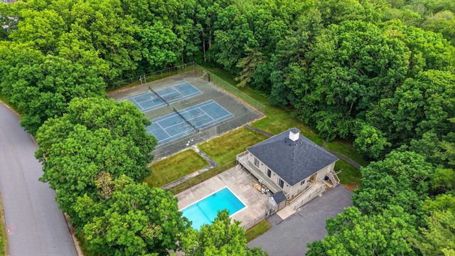 2 Winrow Drive, Merrimack, NH 03054