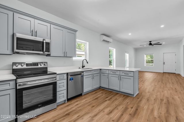 6091 E Adams, Bay Saint Louis, MS 39520