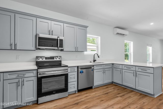6091 E Adams, Bay Saint Louis, MS 39520