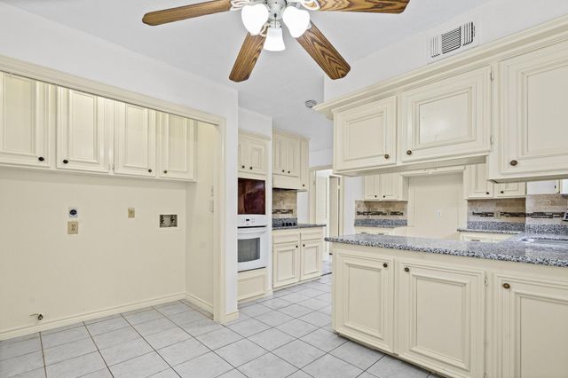 1922 Hickory Lawn Drive, Houston, TX 77077