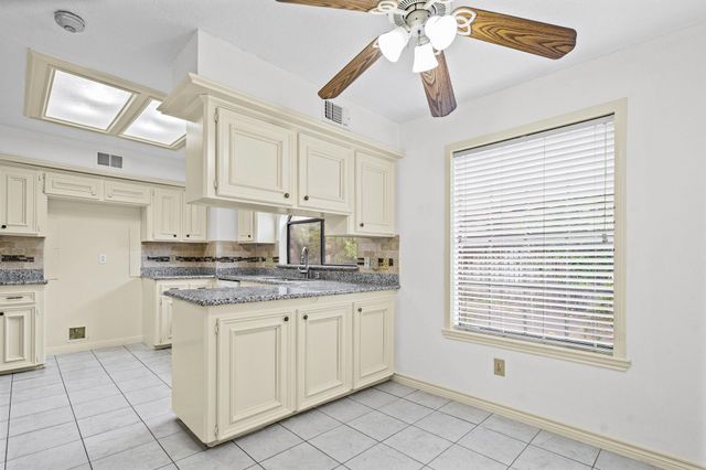 1922 Hickory Lawn Drive, Houston, TX 77077