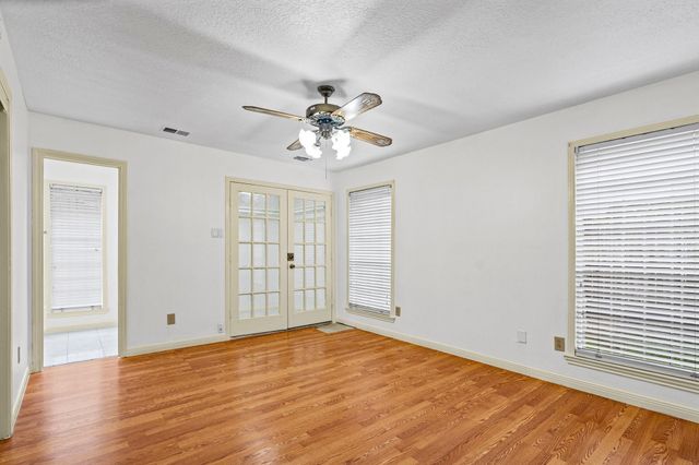 1922 Hickory Lawn Drive, Houston, TX 77077