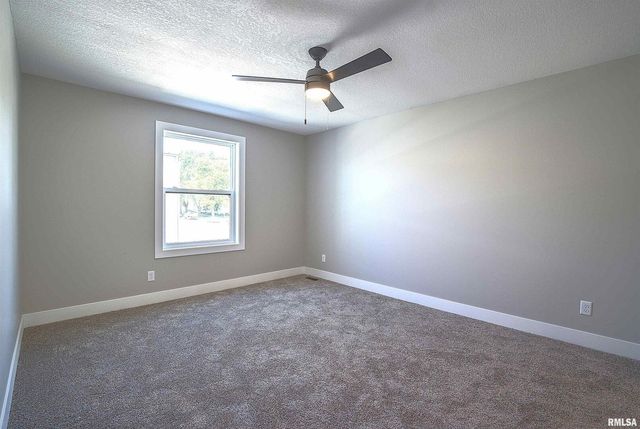 1002 S 4TH Street, Clinton, IA 52732