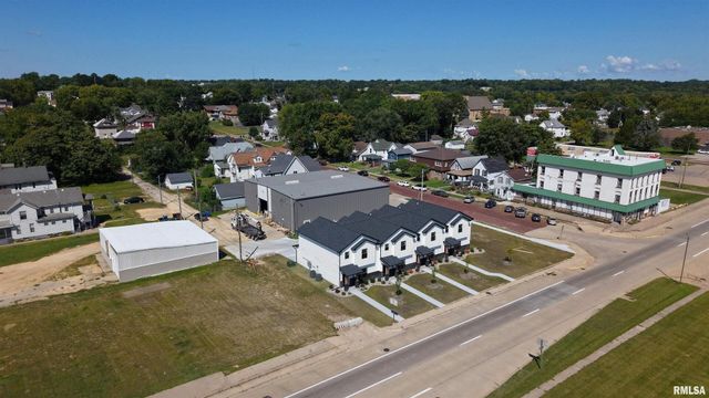 1002 S 4TH Street, Clinton, IA 52732