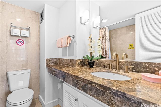 440 Olohana Street 1707, Honolulu, HI 96815