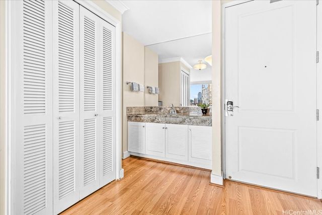 440 Olohana Street 1707, Honolulu, HI 96815